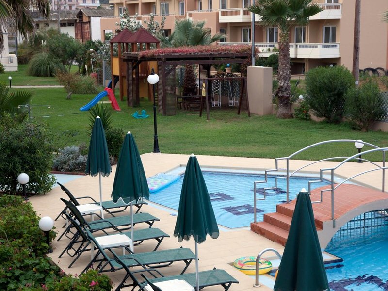 Maleme Mare Beachside Hotel 11