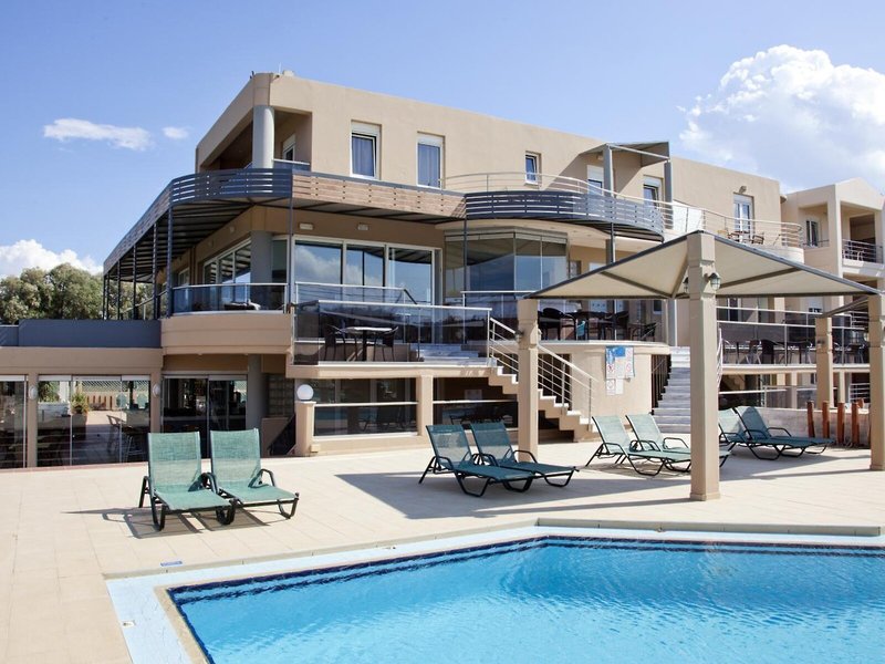 Maleme Mare Beachside Hotel 12
