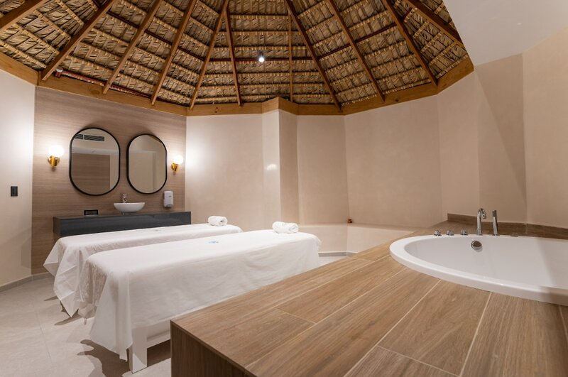 Caribe Deluxe Princess 42