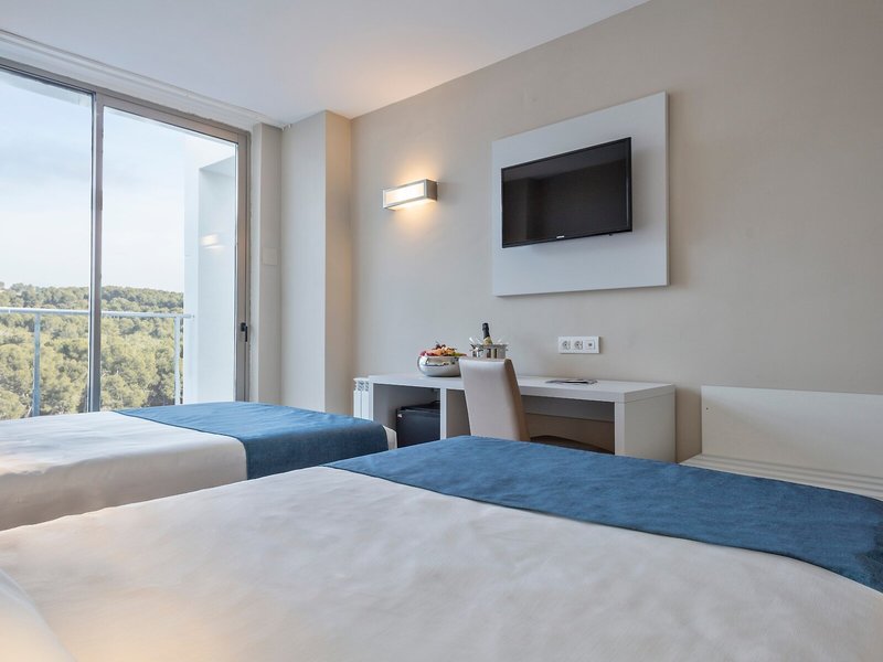 Best Mediterraneo 22