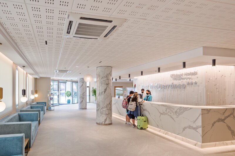 Best Mediterráneo 31