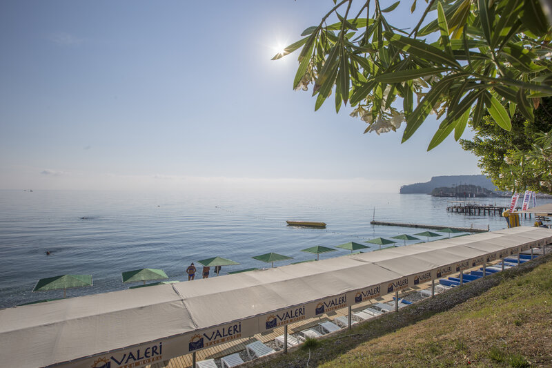 Valeri Beach Hotel 5
