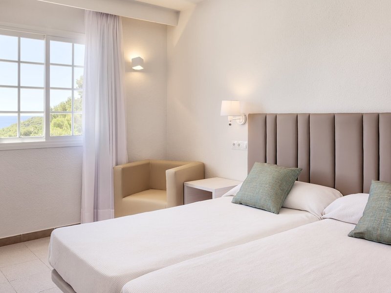 Hotel ILUNION Menorca 12