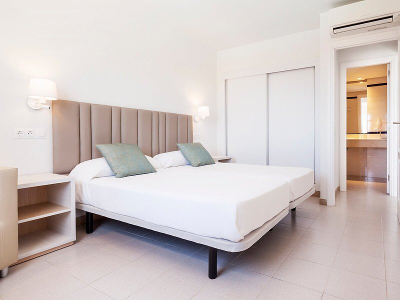 Hotel ILUNION Menorca 18