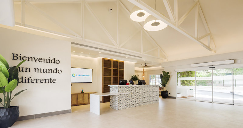 Hotel ILUNION Menorca 8