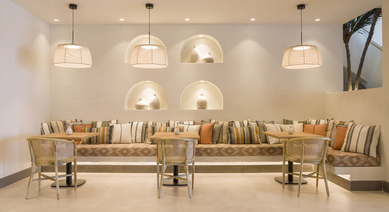 Hotel ILUNION Menorca 9