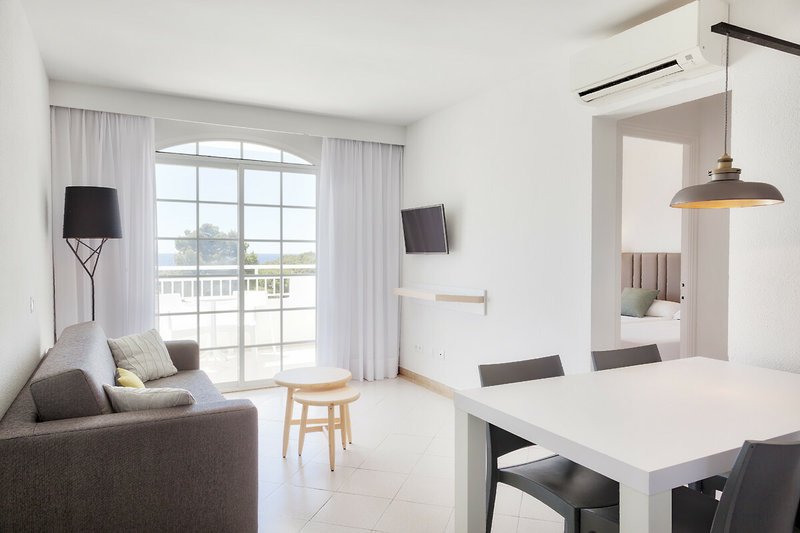 Hotel ILUNION Menorca 10