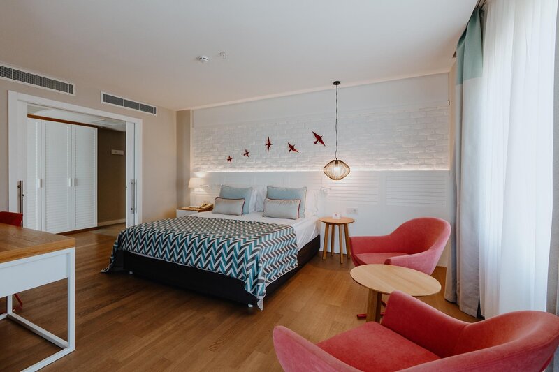Akra Kemer 129