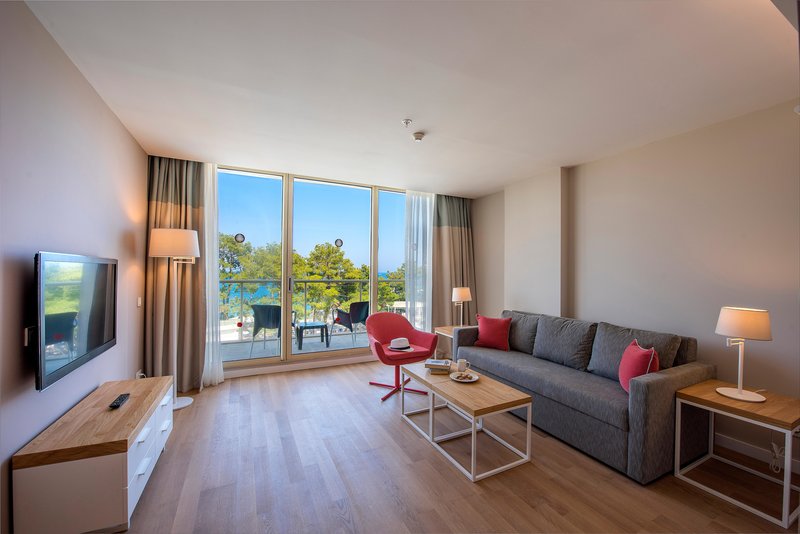 Akra Kemer 35