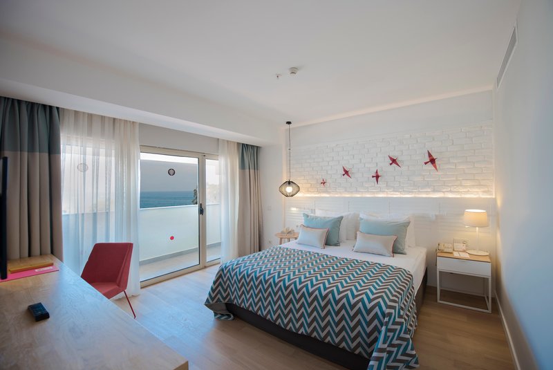 Akra Kemer 36
