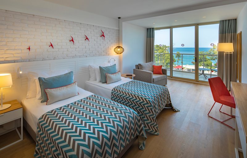 Akra Kemer 38
