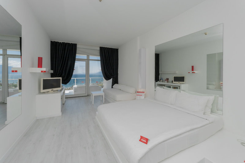 Hotel SU 8