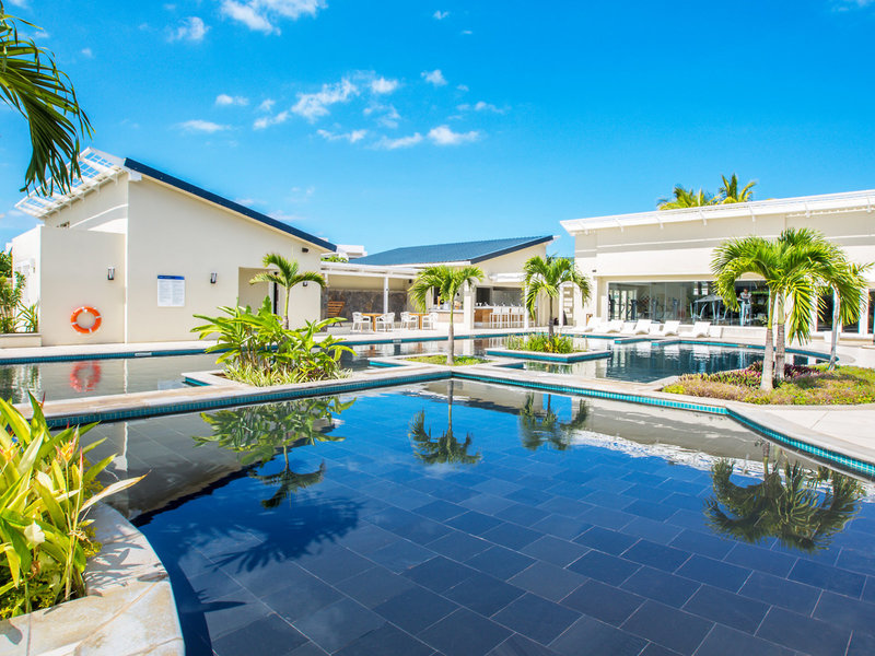 Radisson Blu Azuri Resort & Spa, Mauritius 13 - Outdoor Pool