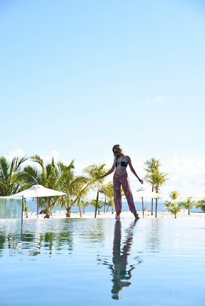 Radisson Blu Azuri Resort & Spa, Mauritius 14 - Outdoor Pool