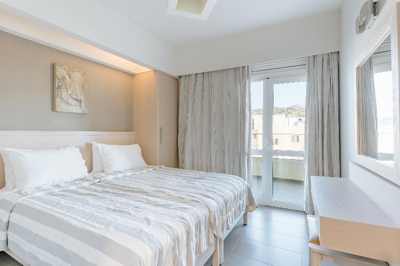 Palm Beach Apartments - Studio 9