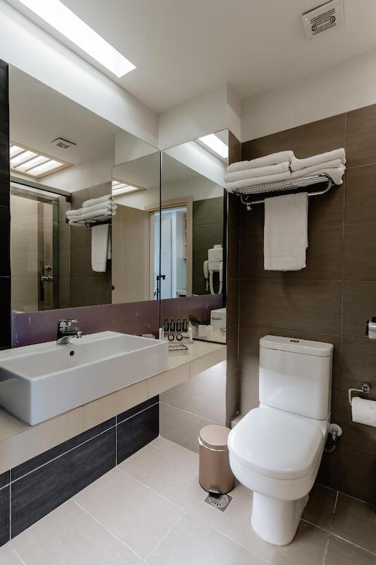Palm Beach Apartments - Studio 10
