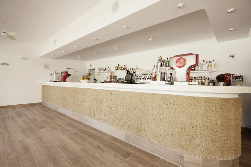 Invisa Hotel Cala Blanca 35