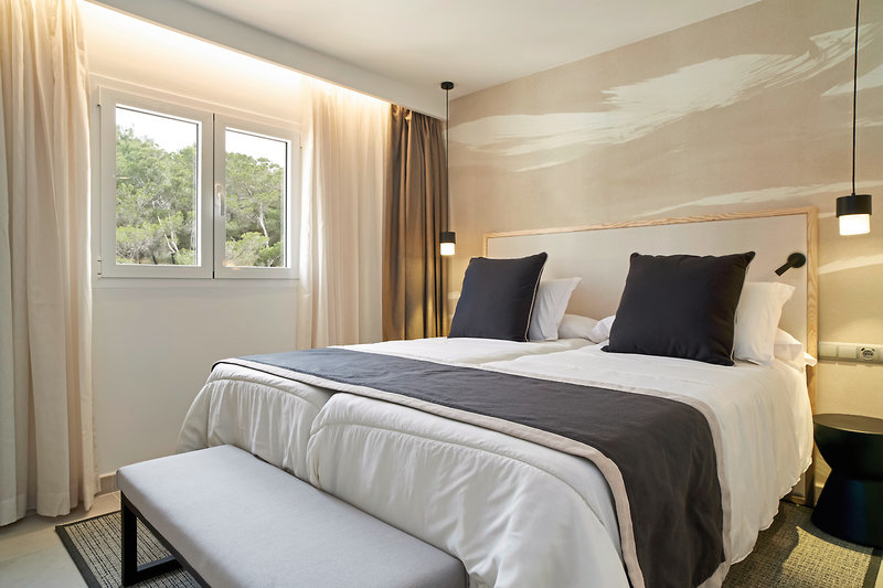 Invisa Hotel Club Cala Blanca 22