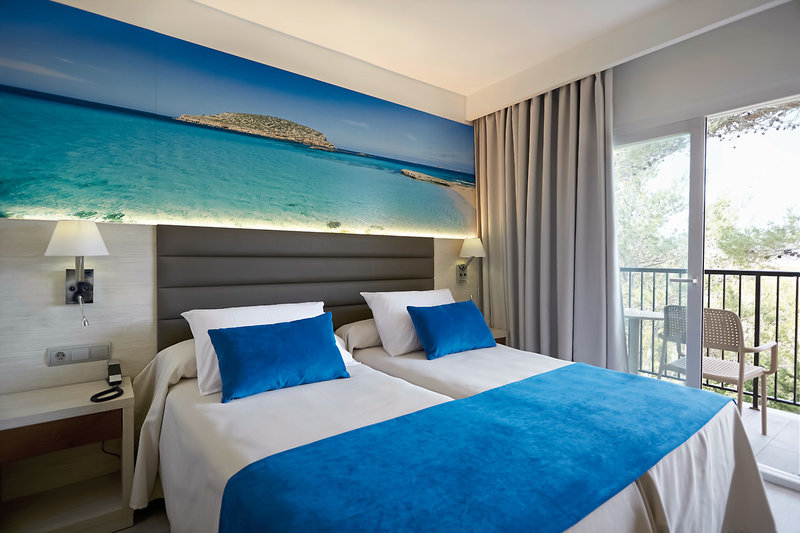 Invisa Hotel Club Cala Blanca 14