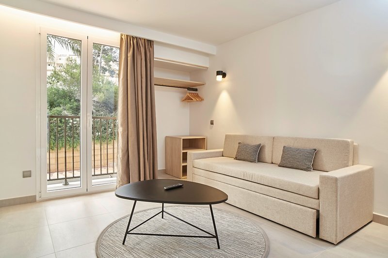 Invisa Hotel Club Cala Blanca 24