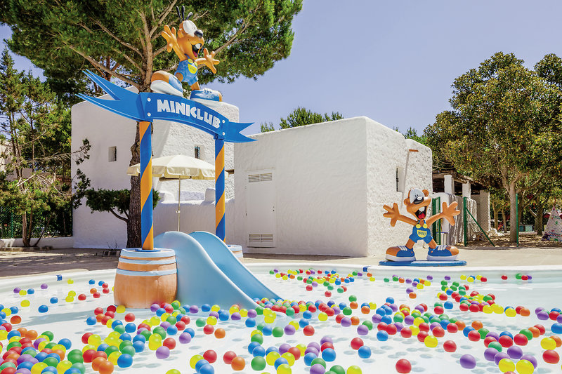 Invisa Hotel Club Cala Blanca 32