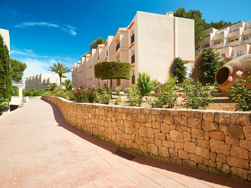 Invisa Hotel Club Cala Blanca 16