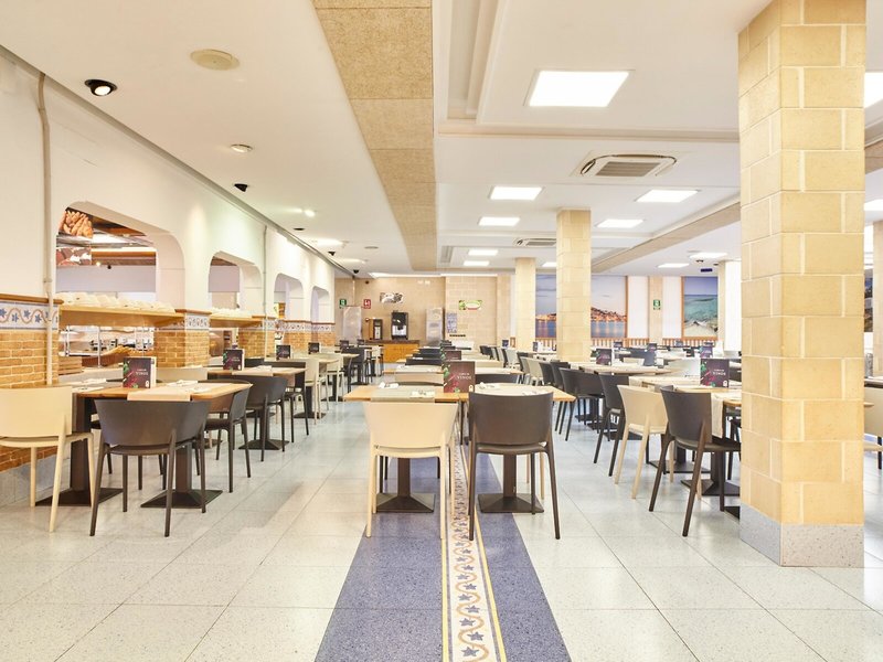 Invisa Hotel Club Cala Blanca 24