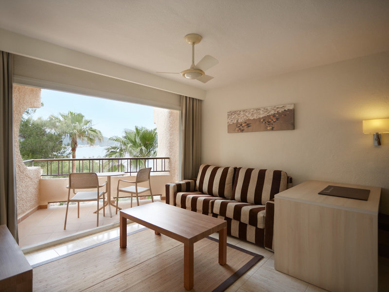 Invisa Hotel Club Cala Blanca 39