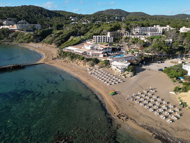 Invisa Hotel Club Cala Blanca 11