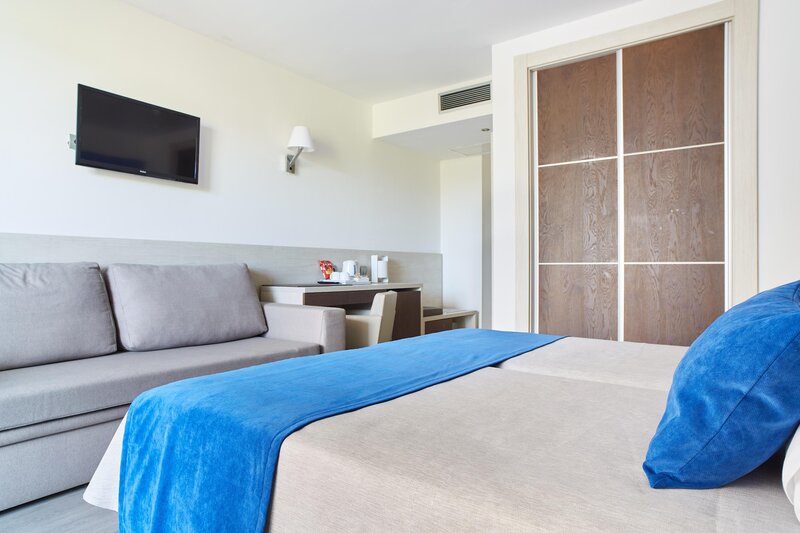 Invisa Hotel Club Cala Blanca 45