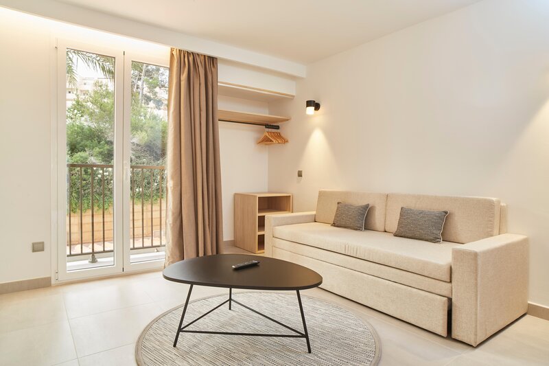Invisa Hotel Club Cala Blanca 49