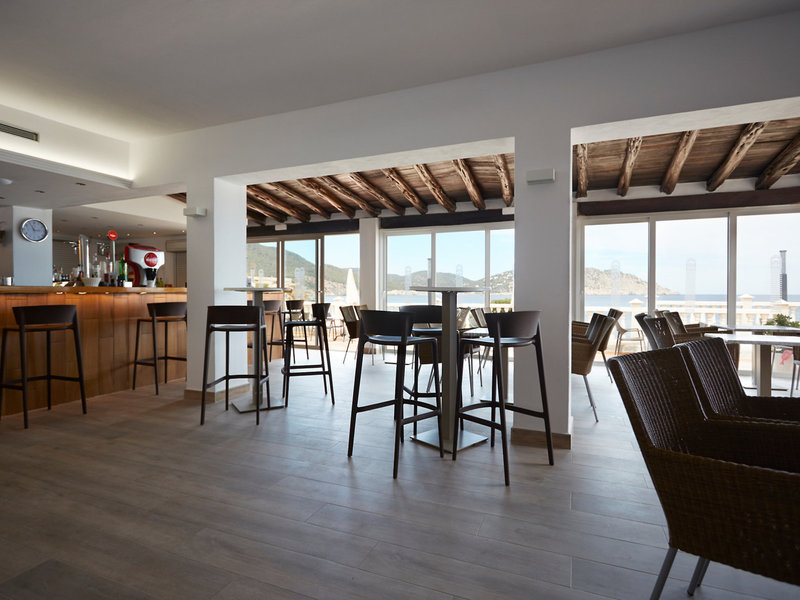 Invisa Hotel Cala Blanca 22