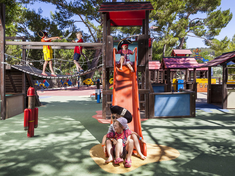 Invisa Hotel Cala Blanca 29