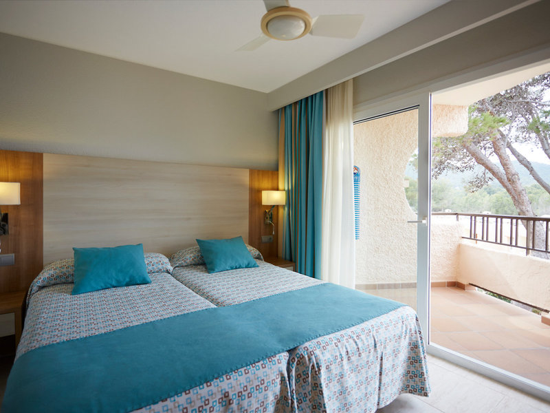 Invisa Hotel Cala Blanca 40