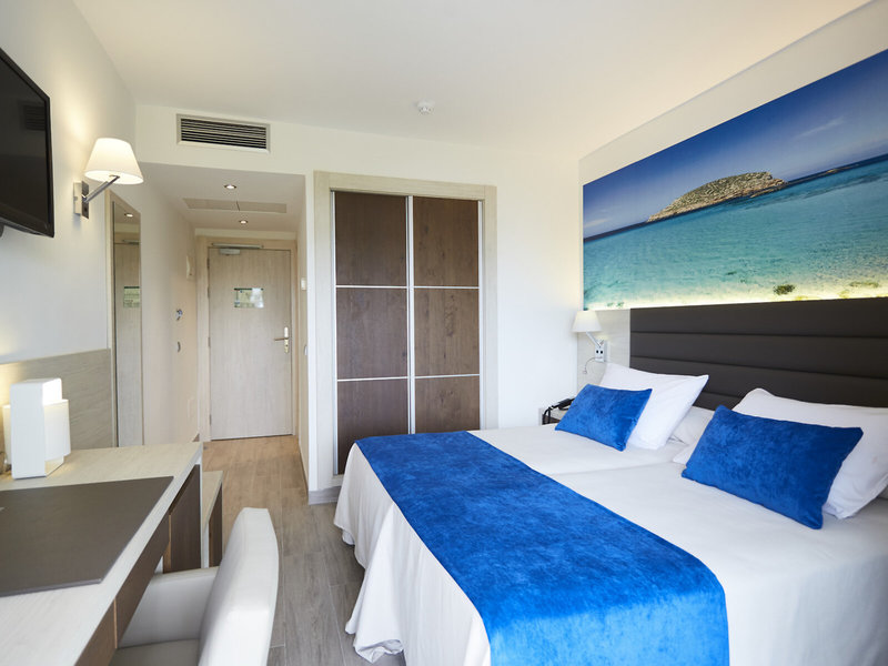Invisa Hotel Cala Blanca 47
