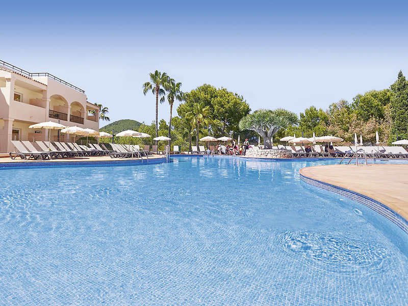 Invisa Hotel Cala Blanca 1