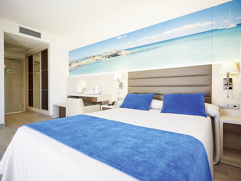 Invisa Hotel Cala Blanca 9