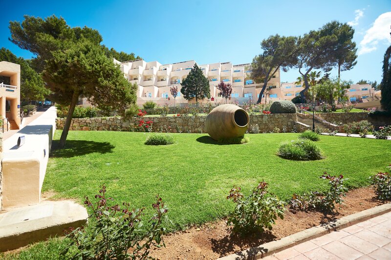 Invisa Hotel Cala Blanca 36