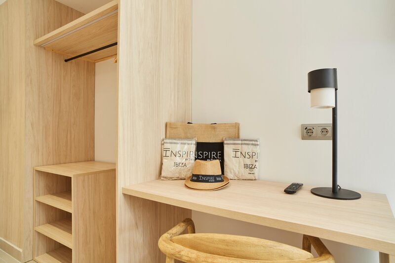 Invisa Hotel Cala Blanca 65