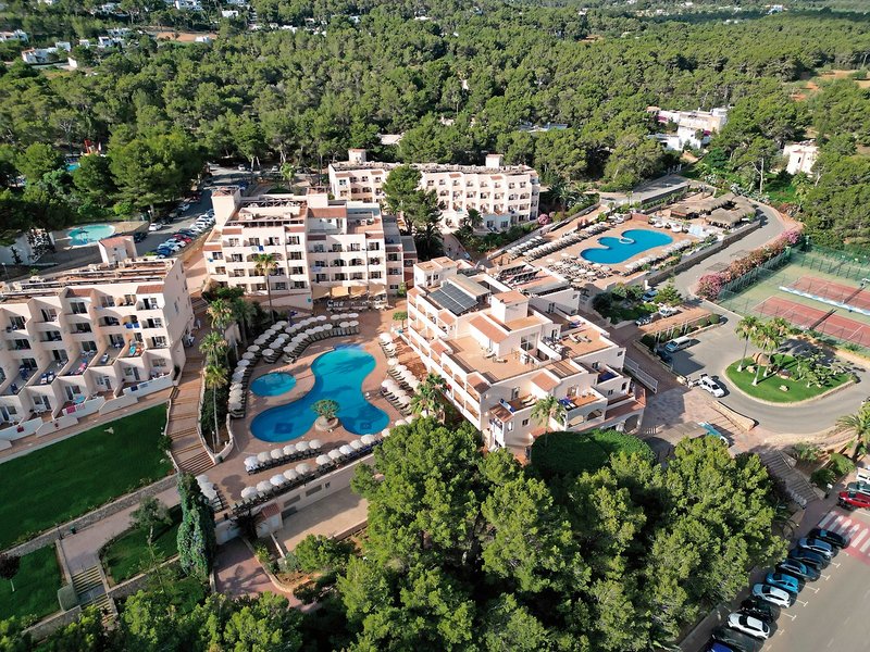 Invisa Hotel Cala Blanca 5