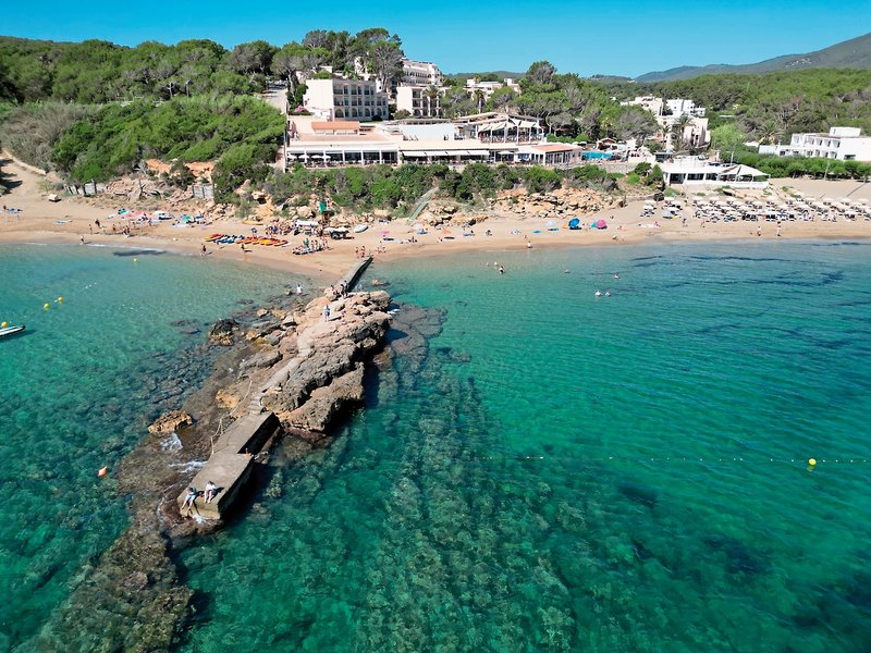 Invisa Hotel Cala Blanca 8