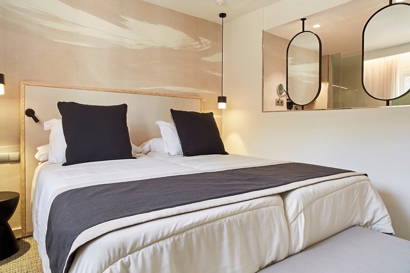 Invisa Hotel Cala Blanca 23