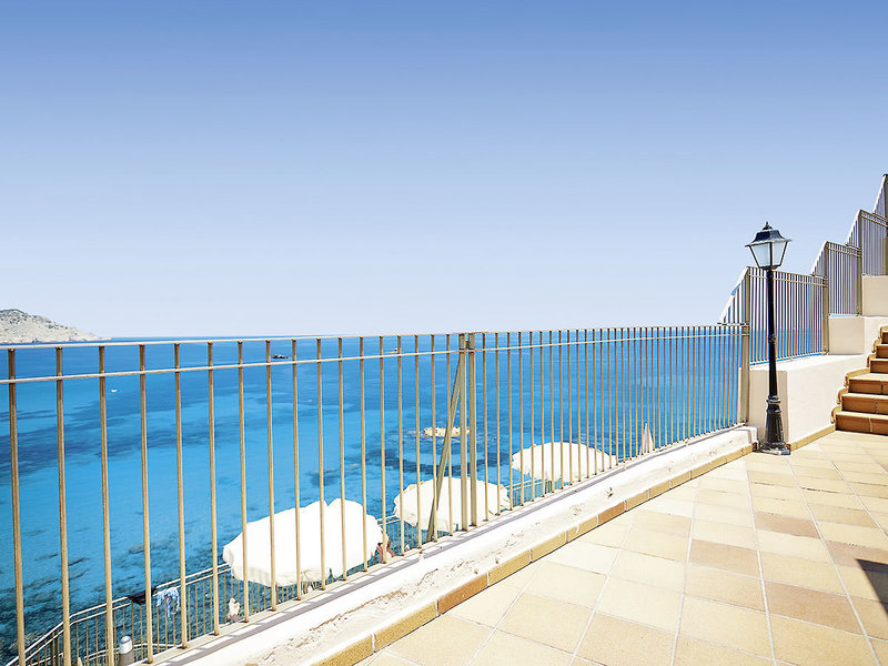 Invisa Club Cala Blanca 8 - Beach