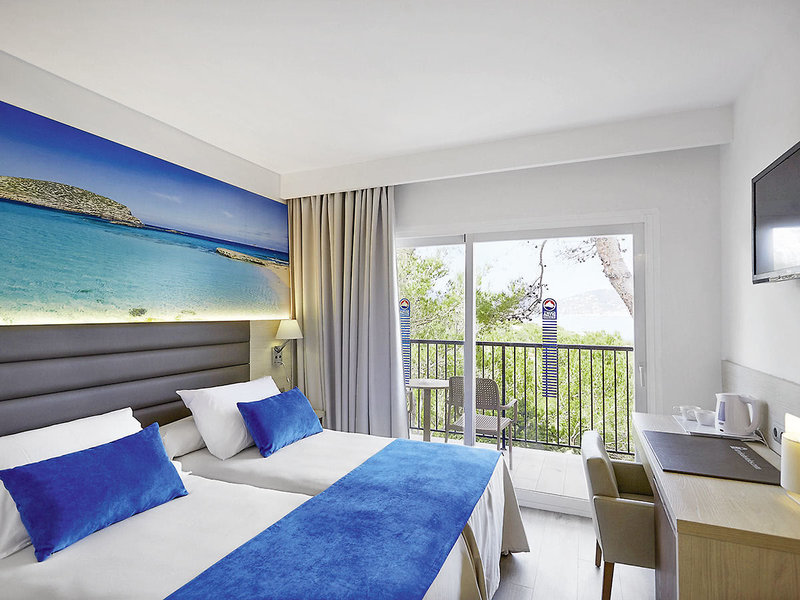 Invisa Club Cala Blanca 10 - Room Example