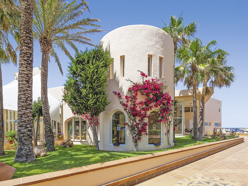 Invisa Club Cala Blanca 12 - Exterior