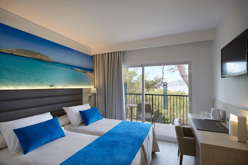 Invisa Club Cala Blanca 45 - Room Example