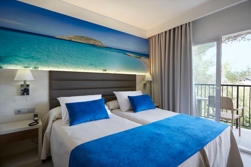 Invisa Club Cala Blanca 46 - Room Example