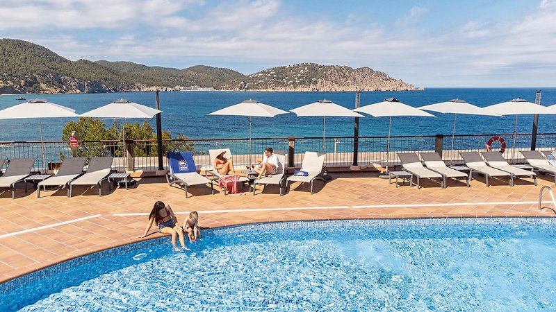 Invisa Hotel Club Cala Verde 12