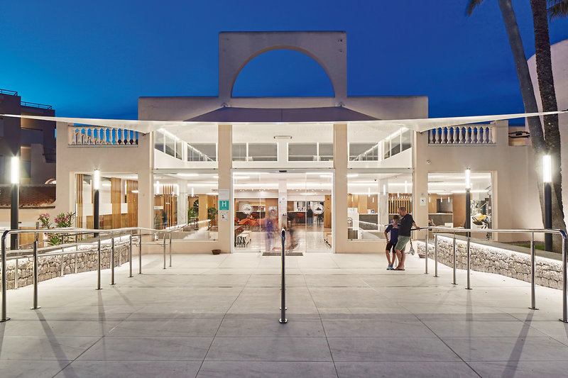 Invisa Hotel Club Cala Verde 16