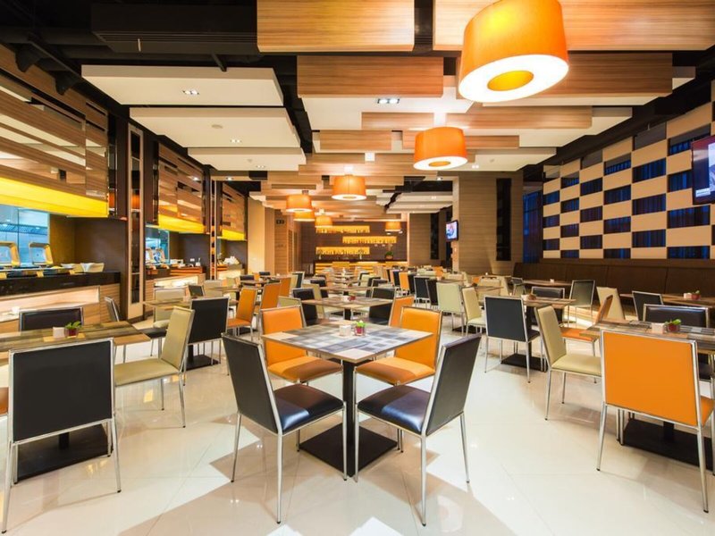 Mida Hotel Ngamwongwan 14